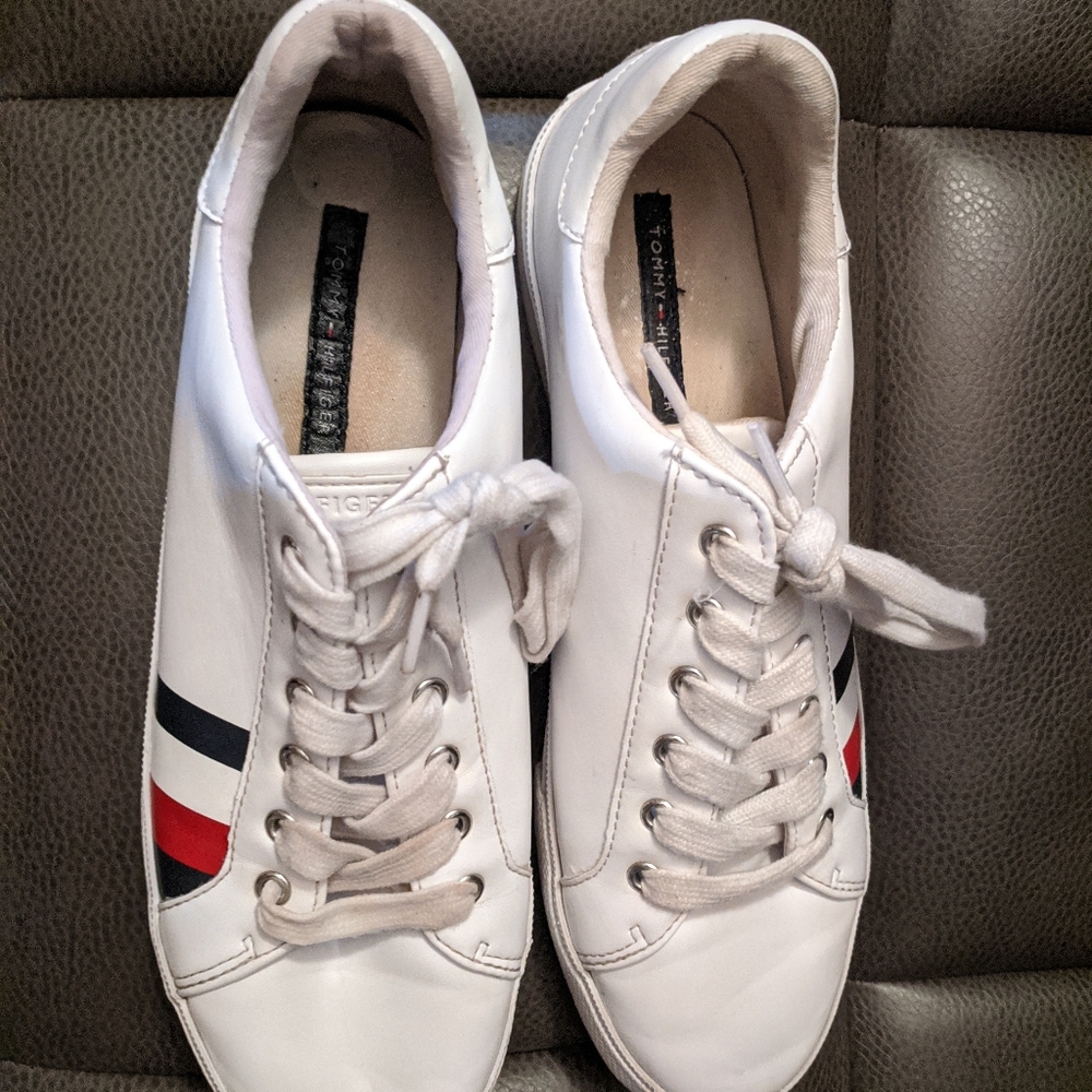 TOMMY HILFIGER SNOW WHITE SHOES W STIPS - Picture 3 of 6